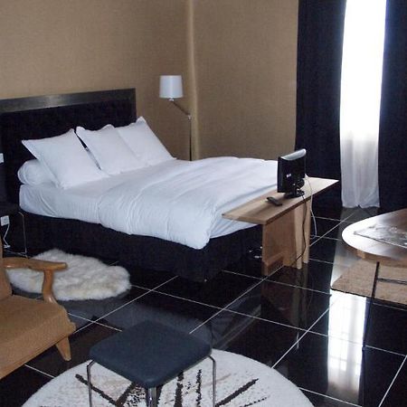 Hotel Saint Trophime Arles Zimmer foto