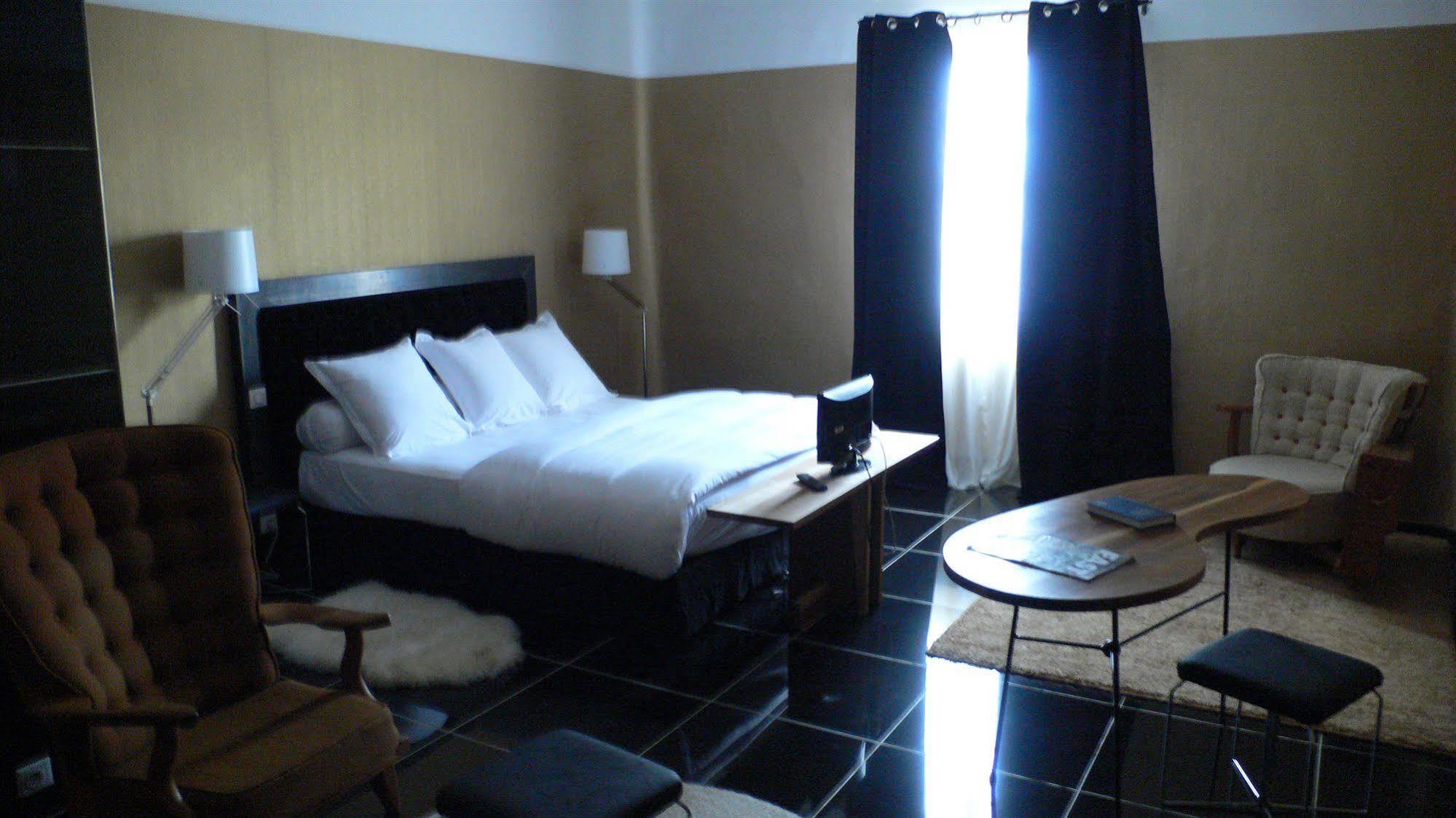 Hotel Saint Trophime Arles Exterior foto